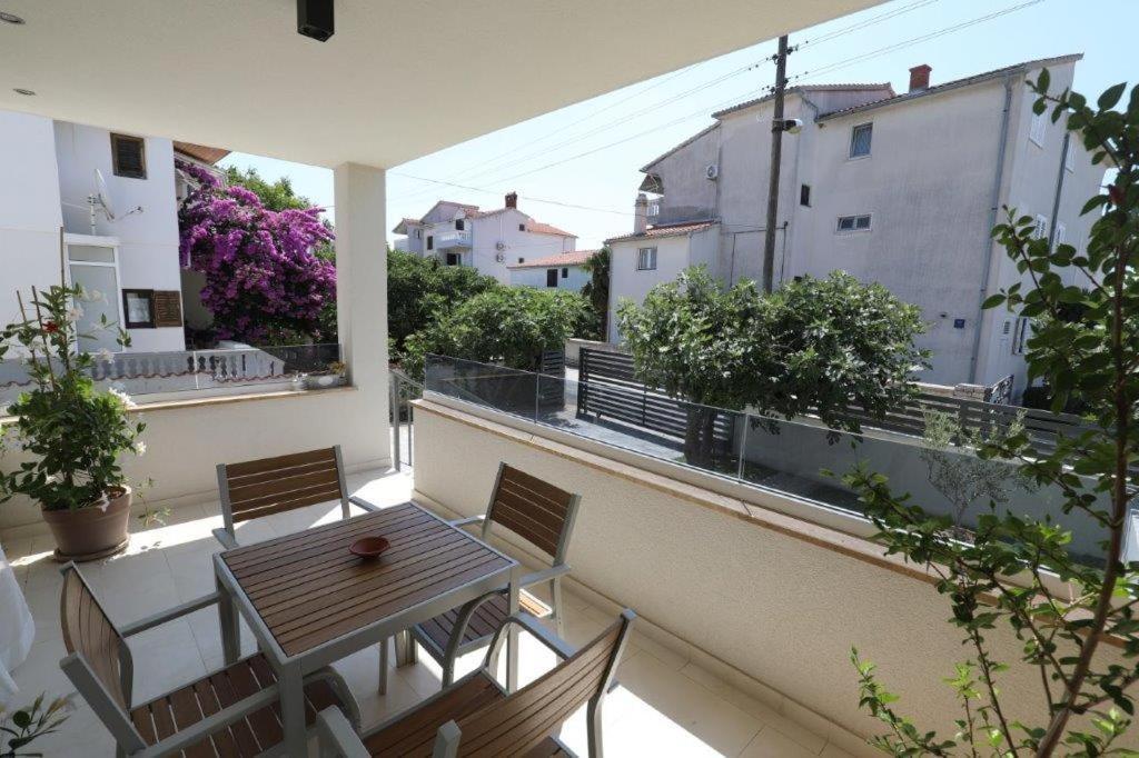 Smil'E Apartments Vodice Ngoại thất bức ảnh